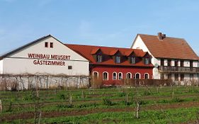 Weinbau & Pension - Familie Birgit Und Bernhard Meusert
